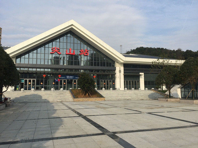 軍巡鋪智能水炮服務長沙尖山高鐵站 軍巡鋪智能水炮服務長沙尖山高鐵站